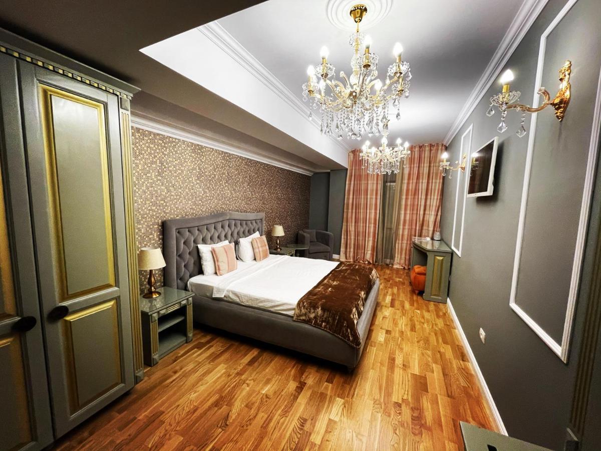 Hotel Goya Collection Targu Jiu Exterior photo