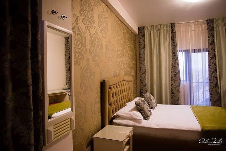 Hotel Goya Collection Targu Jiu Exterior photo