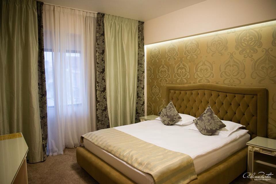 Hotel Goya Collection Targu Jiu Exterior photo